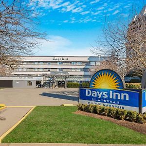 Days Inn By Wyndham Victoria On The Harbour